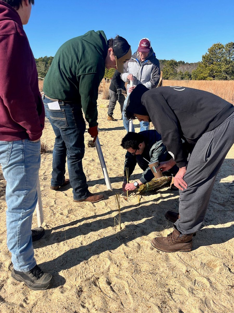 TechCenterVB's tweet image. Tech Center Horticulture Science &amp;amp; Landscape Desgin students at the Brock Center! @vbschools @TCE_VBCPS
