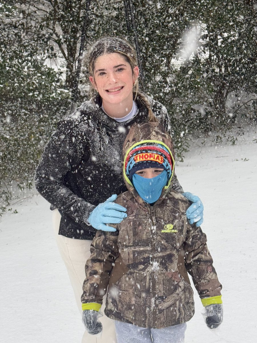 AyevaNobles2029's tweet photo. Snow ❄️ day!! #LouisianaSnow #ItsSoCold https://t.co/AQ5Ls8GC3D