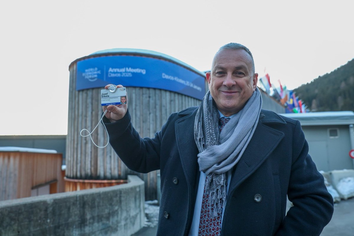 Hello from <a href="/wef/">World Economic Forum</a> in Davos! I've arrived to present our Global Gateway Strategy on the world’s premier economic stage.

The EU and its member states are the world’s largest providers of development assistance, but we must ensure this translates into tangible benefits for our