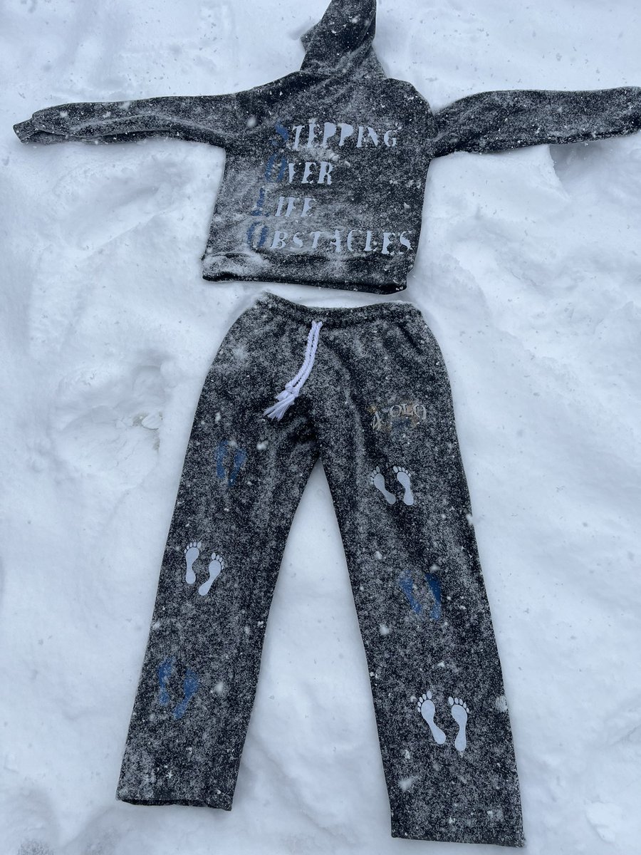 4solopodcast's tweet photo. snow day❄️🌨️🌏 #4solo🫶🏾 https://t.co/tjz69Du6GY