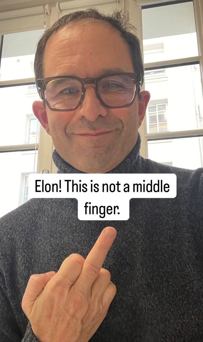 deltafoxupsilo's tweet photo. Hamon gère la situation les gens🤣 https://t.co/HCvW575s8g