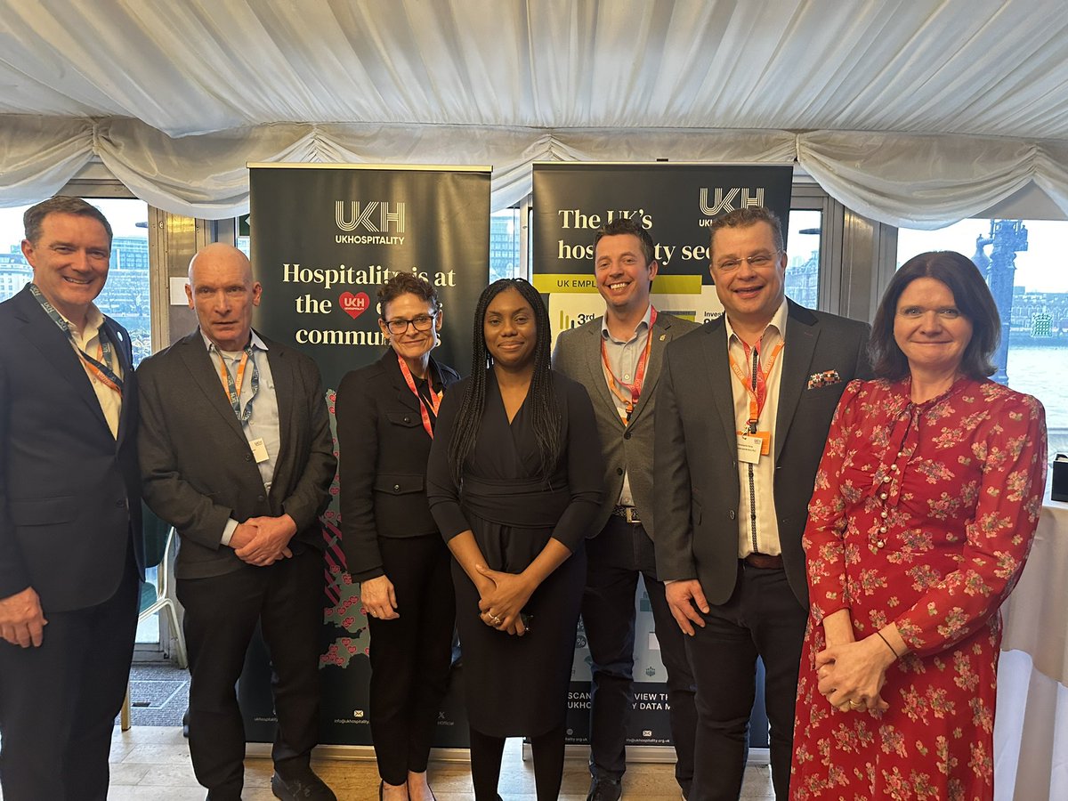 UKHofficial's tweet photo. We were joined by Leader of the Opposition @KemiBadenoch today at our reception.
Members spoke to Kemi about important issues affecting their businesses and the environment hospitality needs to continue creating places people want to live, work and invest. #ServingBritain https://t.co/90S5zElvfT
