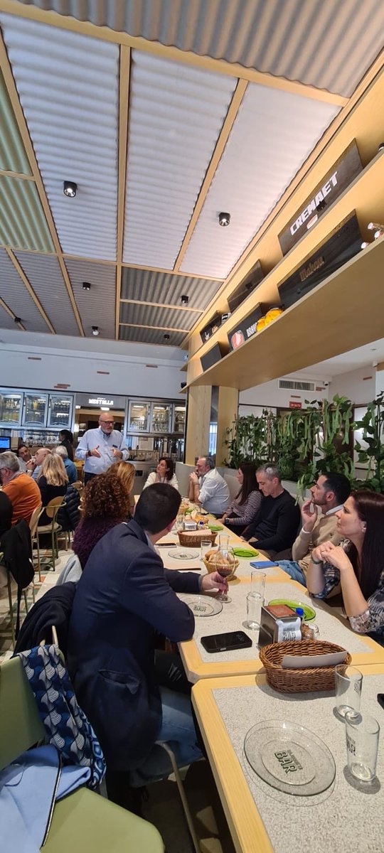 pspvprovalencia's tweet photo. Encontre del portaveu a @dipvalencia @CarlosFBielsa amb alcaldes, alcaldesses i portaveus dels pobles de l'Horta Sud i l'Horta Nord i la portaveu a l’Emshi @raquelrampiz 

Cal enfortir una visió metropolitana en el manteniment d’infraestructures hidràuliques. https://t.co/arJaZIRagZ