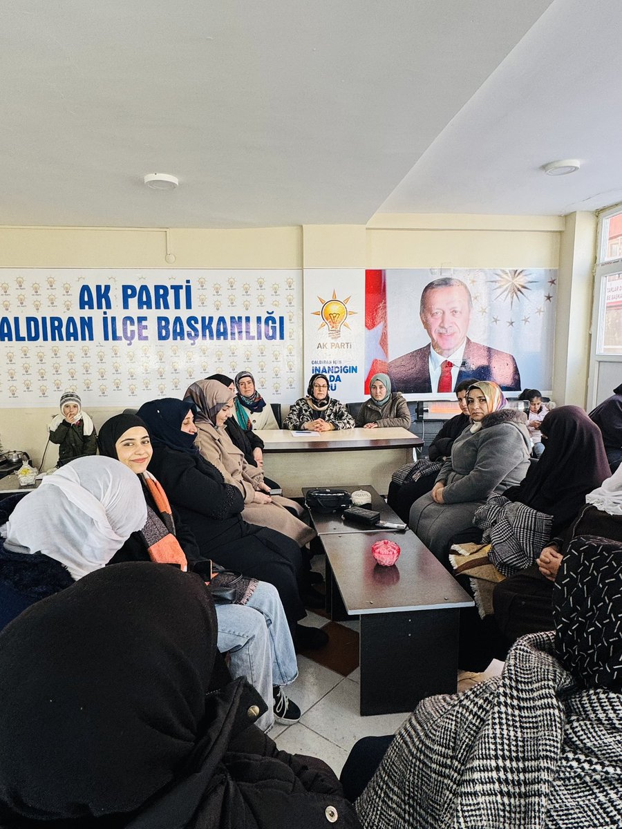 İlçe Başkanımız Sn. <a href="/AliEvindarali/">Ali Çiftçi</a> ve İlçe Kadın Kolları Başkanımız Sn. <a href="/FilizCinarbay/">Filiz Çınarbay🟢🇹🇷</a>’ın katılımıyla;
Sayın Cumhurbaşkanımız ve Genel Başkanımız Recep Tayyip Erdoğan’ın teşrifleriyle yapılacak olan İl Kongremiz öncesinde, teşkilatımızla ile bir araya geldik.