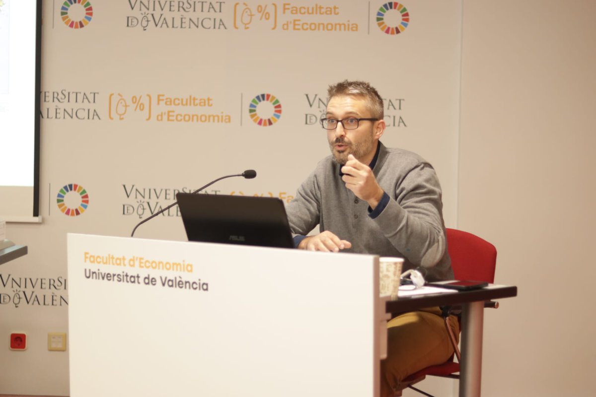 cong_longevidad's tweet photo. Cerramos el II Congreso Internacional de Políticas Públicas sobre Longevidad abordando este apasionante tema desde su vertiente económica y medioambiental.

Gracias a todas las personas y entidades que han hecho posible el encuentro.👏🏻👏🏻 https://t.co/ZWbejzweDS