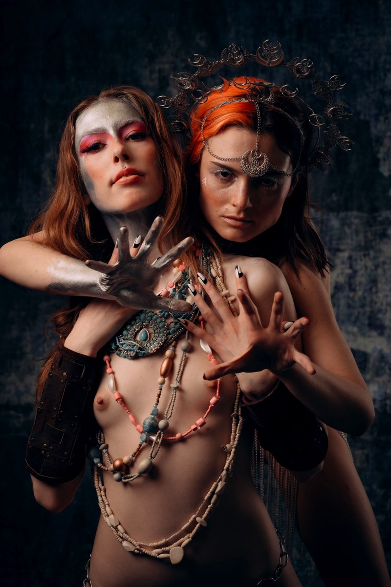 DiscordiaUK's tweet photo. Arcana... @aylajay_x  #fantasy #eroticfantasy #goddess #nsfw #nsfwfantasy #fantasyphotography #artnude #nude #artphotography #fantasyart #erotica #magick #magickal #ritual #witchyvibes #spellcasting #freya #hecate #aylajay https://t.co/3PPaXuLyb8