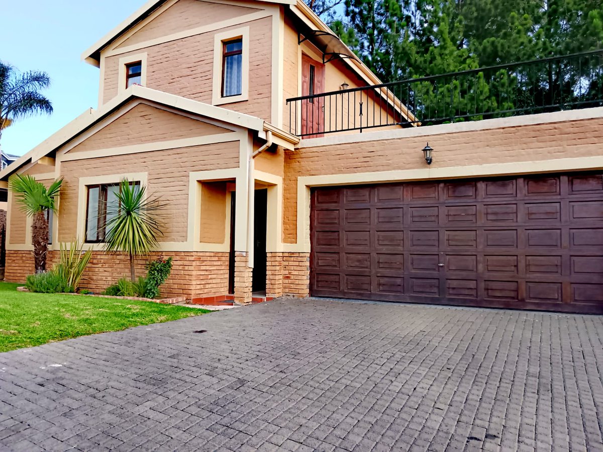 NydesProperty's tweet photo. https://t.co/Vmn7gDRnzl

 Step into a world of luxury and tranquility with this stunning 4-bedroom, 3-bathroom family home located in the prestigious Carlswald Glen complex, Halfway House. https://t.co/urmM0dWR1F