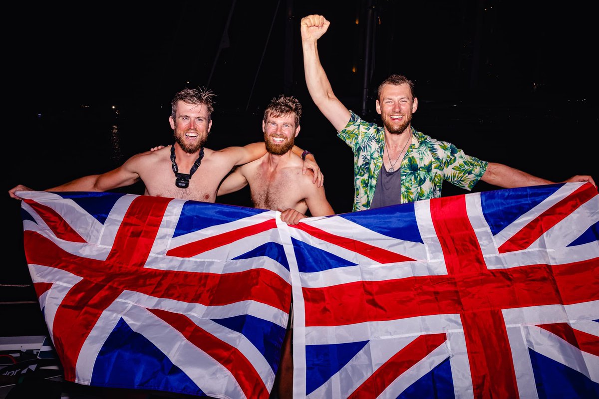 royalartillery1's tweet photo. Think your January has been a struggle! Imagine rowing the Atlantic! 

@Airbornegunners’ very own Capt Charles Newman, alongside his team @teamv3nture, have been rowing the Atlantic as part of the World’s Toughest Row, raising funds for charity. No small feat! 

#FINDandSTRIKE https://t.co/bssIpZBdG1