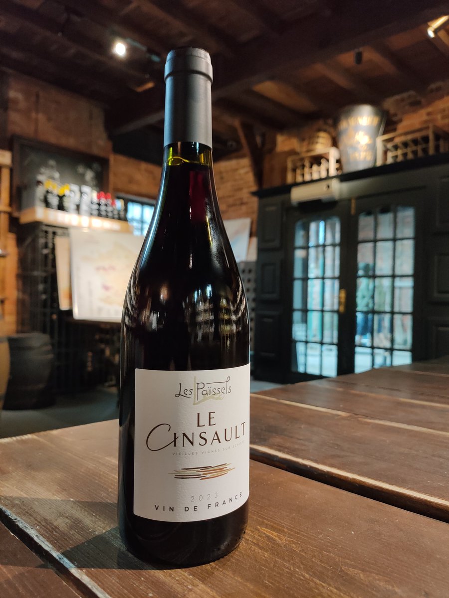 Did you know that about 2/3 of our wine selection is unique to us in the UK? We're passionate about showcasing the diverse flavours and grapes of our independent French winemakers, some we have known for several generations. Discover more about them here🔗 hourlierwines.co.uk/pages/browse-w…