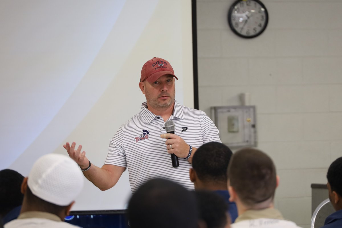 GA_Corrections's tweet image. @GA_Corrections appreciates @centralgatech for providing a peer mentoring program for juvenile offenders. This program is designed to inspire, motivate, and provide guidance through shared stories, experiences, and shared values by CGTC's college athletic staff.