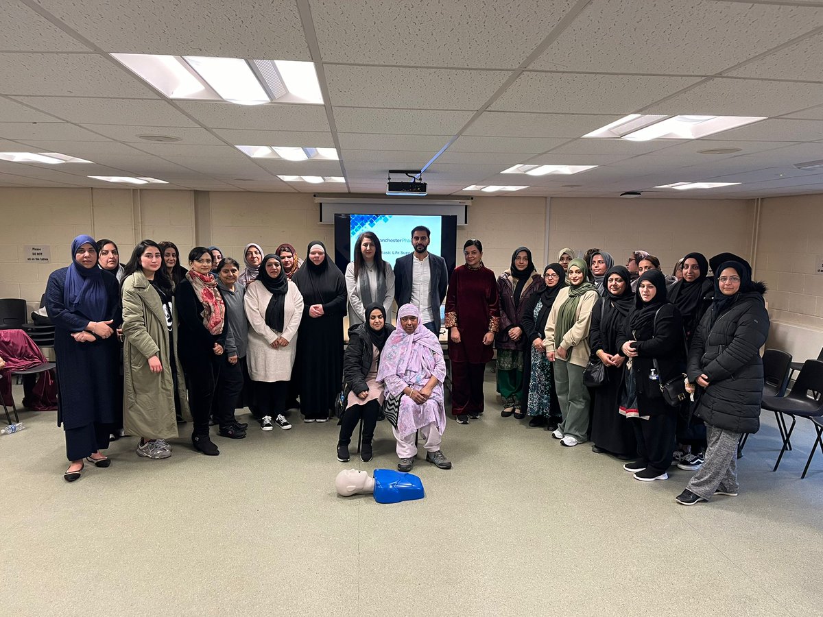 CHAI_Project's tweet photo. CPR Training Today @WestOldhamTrust CHAI. A special ThankYou to the amazing inspirational instructor @ZeshRehmani training over 30 women in Life Saving Skills #CPR; how to perform CPR on adults, children & infants  how to handle choking, cardiac arrest & more #TacklingHealthInequalities #makingAdifference