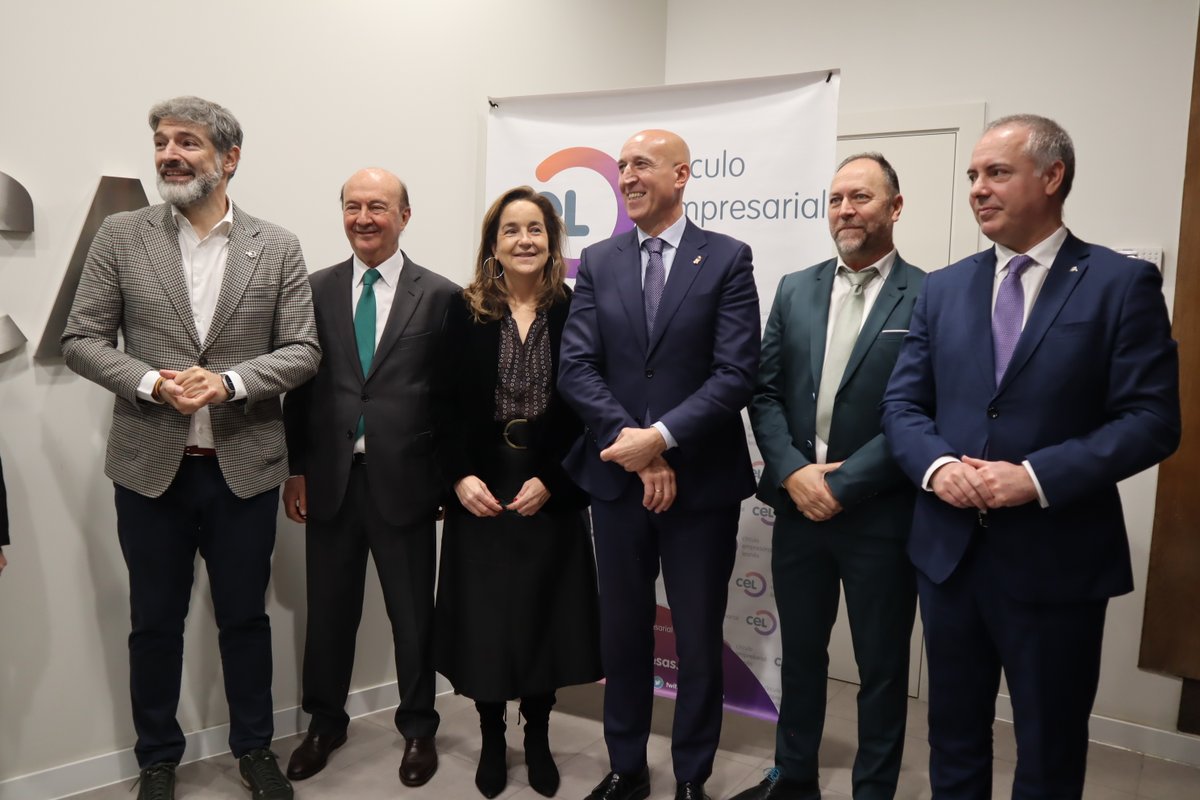 cel_leon's tweet photo. 📊También hoy presentamos las conclusiones de la Encuesta Empresarial Círculo, con la participación de Miguel Iraburu; @JADIEZLEON, alcalde de León; Julio Álvarez, presidente CEL; Marcos Lamas @SomosABANCA, @NatichuA @CyDLeonesa y @LucioFuertes @Leasba 
ℹ️https://t.co/lbAD8Wf7Hb https://t.co/vmwHVUyL7d