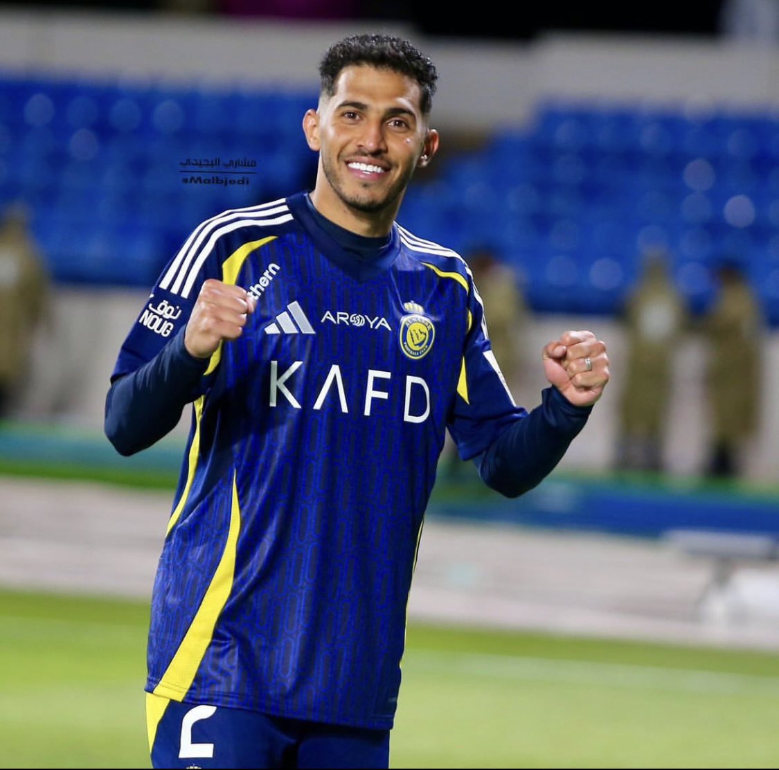 shwit_7kii2's tweet photo. انا هلاليه و زوجي نصراوي لكن ما اتابع مباراة النصر الا اذا كان مع التشكيلة الكابتن #سلطان_الغنام لانه ما شاء الله عنده تركيز و ابداع و يعرف لـ التمريرات المناسبه اللي بعدها يسجل هدف ،صراحة اهنييه وبإذن الله يتطور للأحسن 🤗
وهو اول لاعب حفظت اسمه من النصر عام ٢٠١٩
@sultan_ghannam https://t.co/ILObIdhqTx