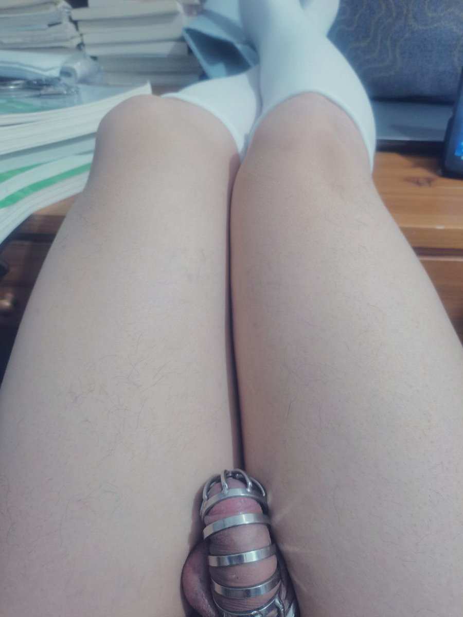 FreeHown's tweet photo. 新收了一个想要雌堕的“零经验”小伪娘
一发图发现毛已经剃了，锁也带好了🤣
还想着从头调教一个小母狗玩的😂
#伪娘 #伪娘母狗 #雌堕 #cd #ts #广州伪娘
#雌堕母狗 #男娘 #肉便器 #伪娘性奴 #母狗 https://t.co/auJ9IbpgUy