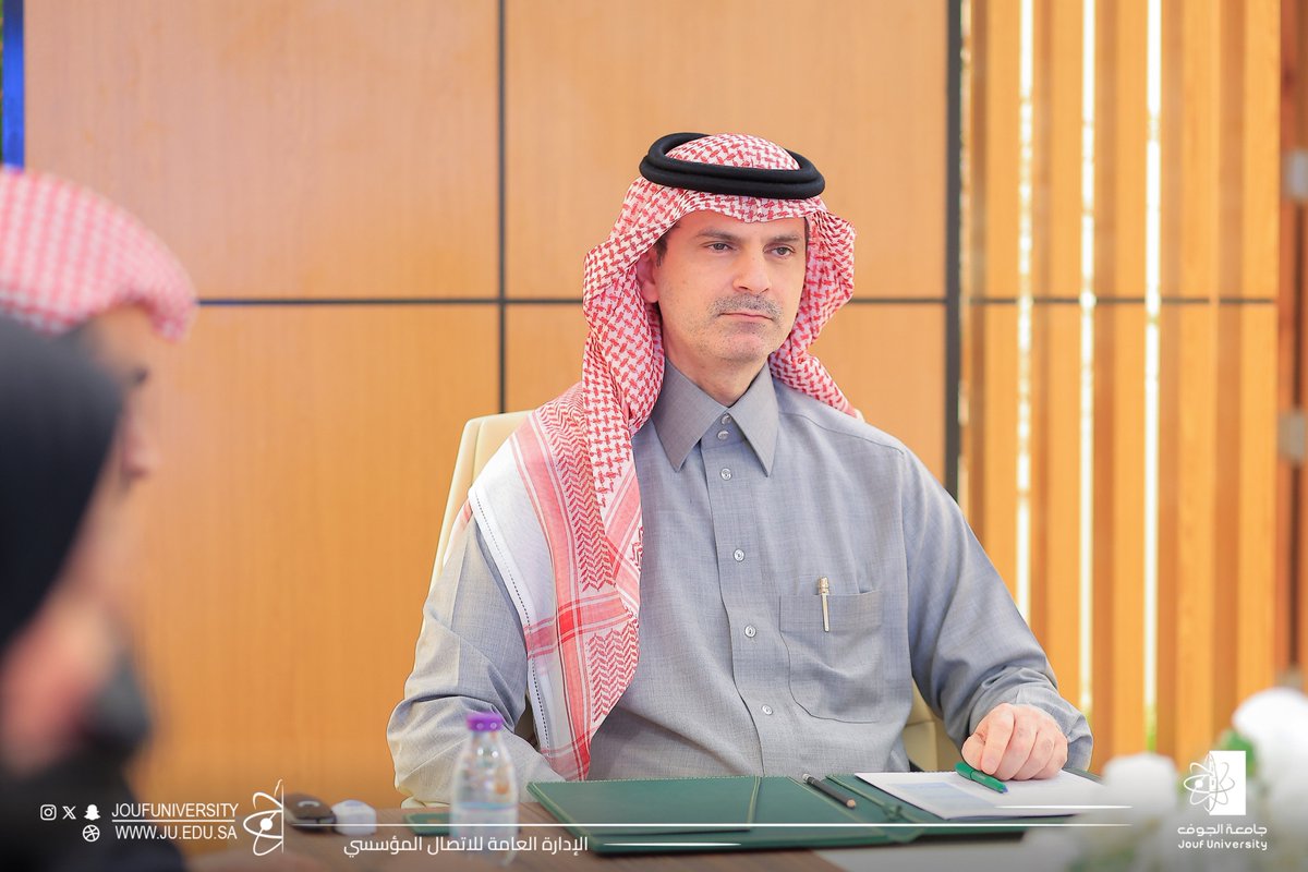 JoufUniversity's tweet photo. #تغطية ا
رئيس #جامعة_الجوف، أ.د. محمد بن عبد الله الشايع، يعقد عددًا من الاجتماعات مع عمداء الكليات الإدارية والإنسانية ووكلائها؛ ويؤكد على دورها في دعم ريادة الأعمال وتعزيز مهارات الشباب لإطلاق مشاريع مبتكرة، وإجراء دراسات متعلقة بالثقافة والأدب المحلي، مما يسهم في إبراز هوية منطقة الجوف، وتحق��ق أهداف #رؤية_السعودية_2030
https://t.co/m78xBeLxwL