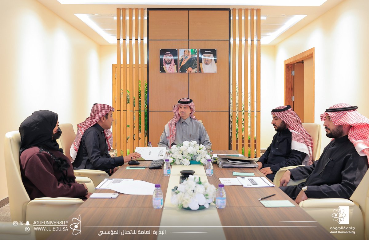 JoufUniversity's tweet photo. #تغطية ا
رئيس #جامعة_الجوف، أ.د. محمد بن عبد الله الشايع، يعقد عددًا من الاجتماعات مع عمداء الكليات الإدارية والإنسانية ووكلائها؛ ويؤكد على دورها في دعم ريادة الأعمال وتعزيز مهارات الشباب لإطلاق مشاريع مبتكرة، وإجراء دراسات متعلقة بالثقافة والأدب المحلي، مما يسهم في إبراز هوية منطقة الجوف، وتحق��ق أهداف #رؤية_السعودية_2030
https://t.co/m78xBeLxwL