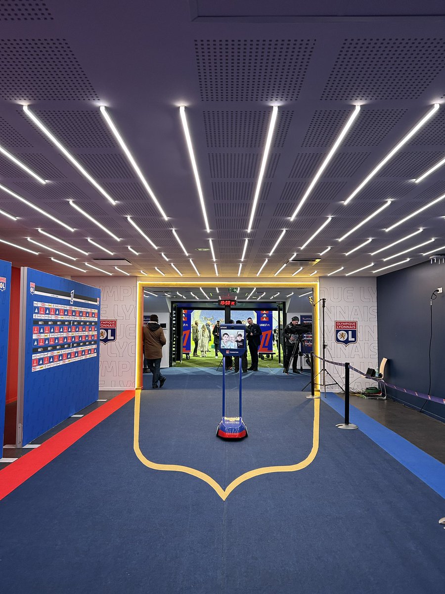 DANS LES COULISSES DU STADE ✨

Ce week-end, Nathan et ses frères ont pu vivre l’expérience d’avant-match grâce à notre robot de téléprésence ! Un moment magique dont ils se souviendront très longtemps… ❤️💙

#OL #FondationOL #JouonsLaCollectif