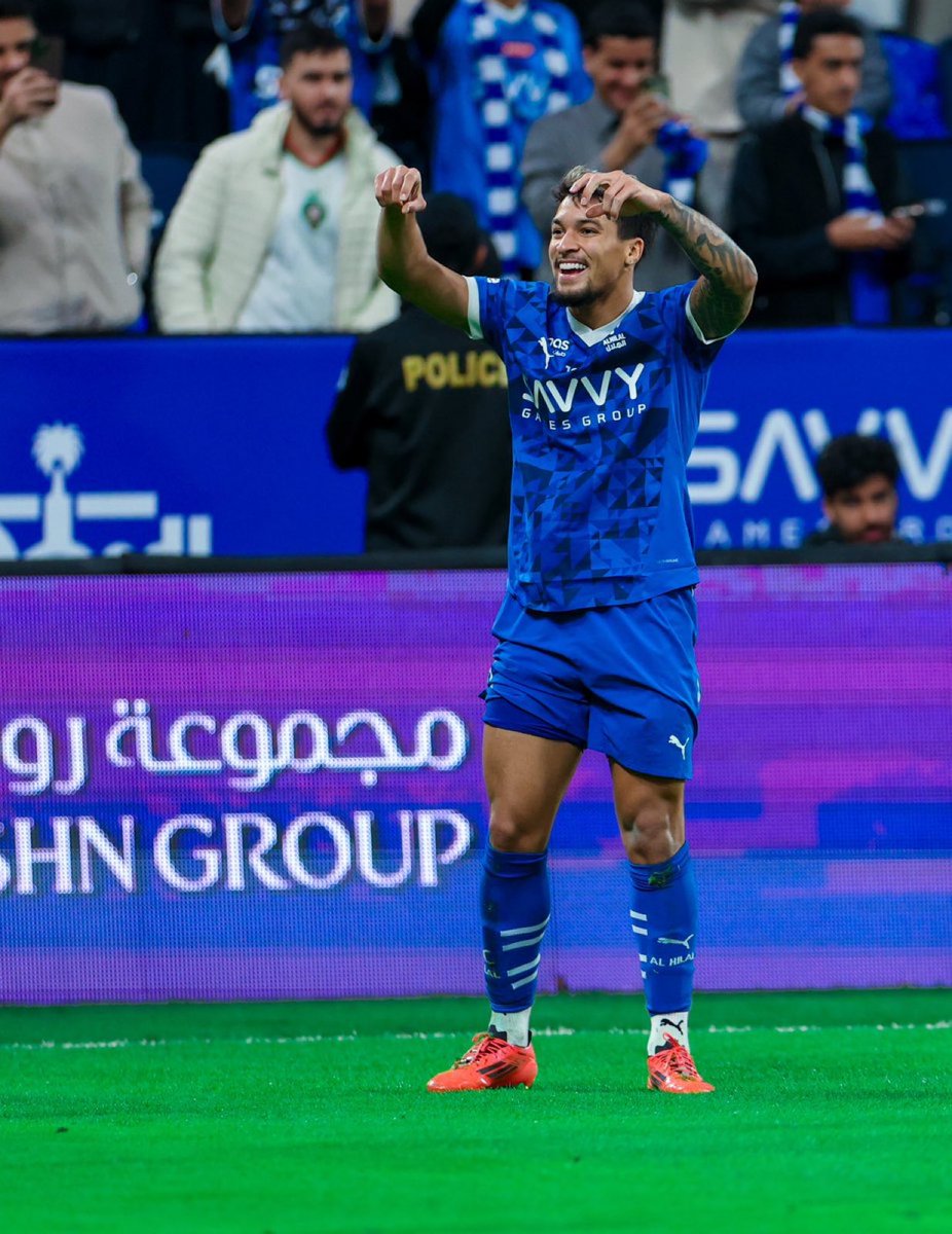 ماركوس ليوناردو يدخل في منافسة هدافي الدوري

🟡 كريستيانو — (13) هدف

🔵 ميتروفيتش  — (12) هدف

🟡 بنـزيـمـا — (11) هدف

🔵 ليوناردو — (9) اهداف

😨😨😨😨😨😨😨💙💙💙💙💙💙💙
#الهلال_الوحده