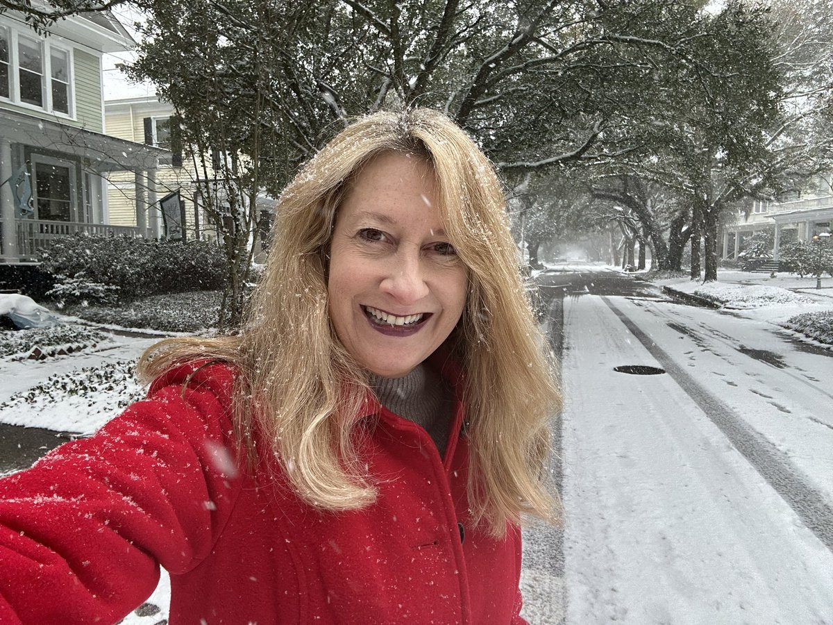 Sallyericson's tweet photo. Enjoying a rare snow day! https://t.co/lKjkcjytIY