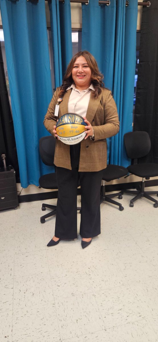 Molina Lady Jaguar Basketball (@molinagirlshoop) on Twitter photo All of the Jags Basketball family welcomes Daisy Rivera our new Principal by commemorating her first Clean Sweep here at Molina!πͺ
#WeAreJagsBasketball
<a href="/coach_balderas/">Coach Balderas</a>
<a href="/MolinaHigh/">Moises E. Molina High School</a> <a href="/Coachbru3/">Coachbru</a> <a href="/MolinaFootball/">Molina Football</a> All of the Jags Basketball family welcomes Daisy Rivera our new Principal by commemorating her first Clean Sweep here at Molina!πͺ
#WeAreJagsBasketball
<a href="/coach_balderas/">Coach Balderas</a>
<a href="/MolinaHigh/">Moises E. Molina High School</a> <a href="/Coachbru3/">Coachbru</a> <a href="/MolinaFootball/">Molina Football</a>