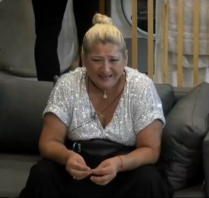 _Lucylu1's tweet photo. Jajaj me mata el hecho de que Petrona no soporta a Ulises pero cada vez que él abre la boca está así: 
#GranHermano https://t.co/grfx3CXekG