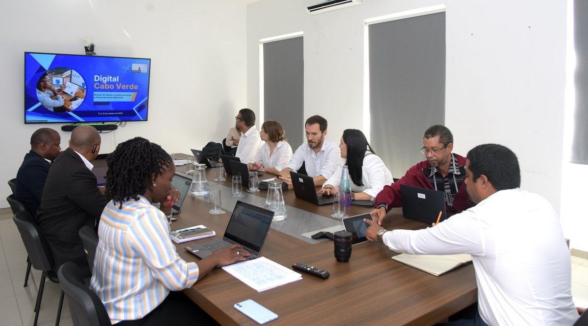 GilsonPina2's tweet photo. O Governo de Cabo Verde através da Direção Nacional de Planeamento, UGPE e da DGTED reuniu-se com a equipa do Banco Mundial para analisar os principais pontos da missão de apoio à implementação do Projeto Cabo Verde Digital.
https://t.co/U8b9mDo3ww https://t.co/vKsWjcTSvj