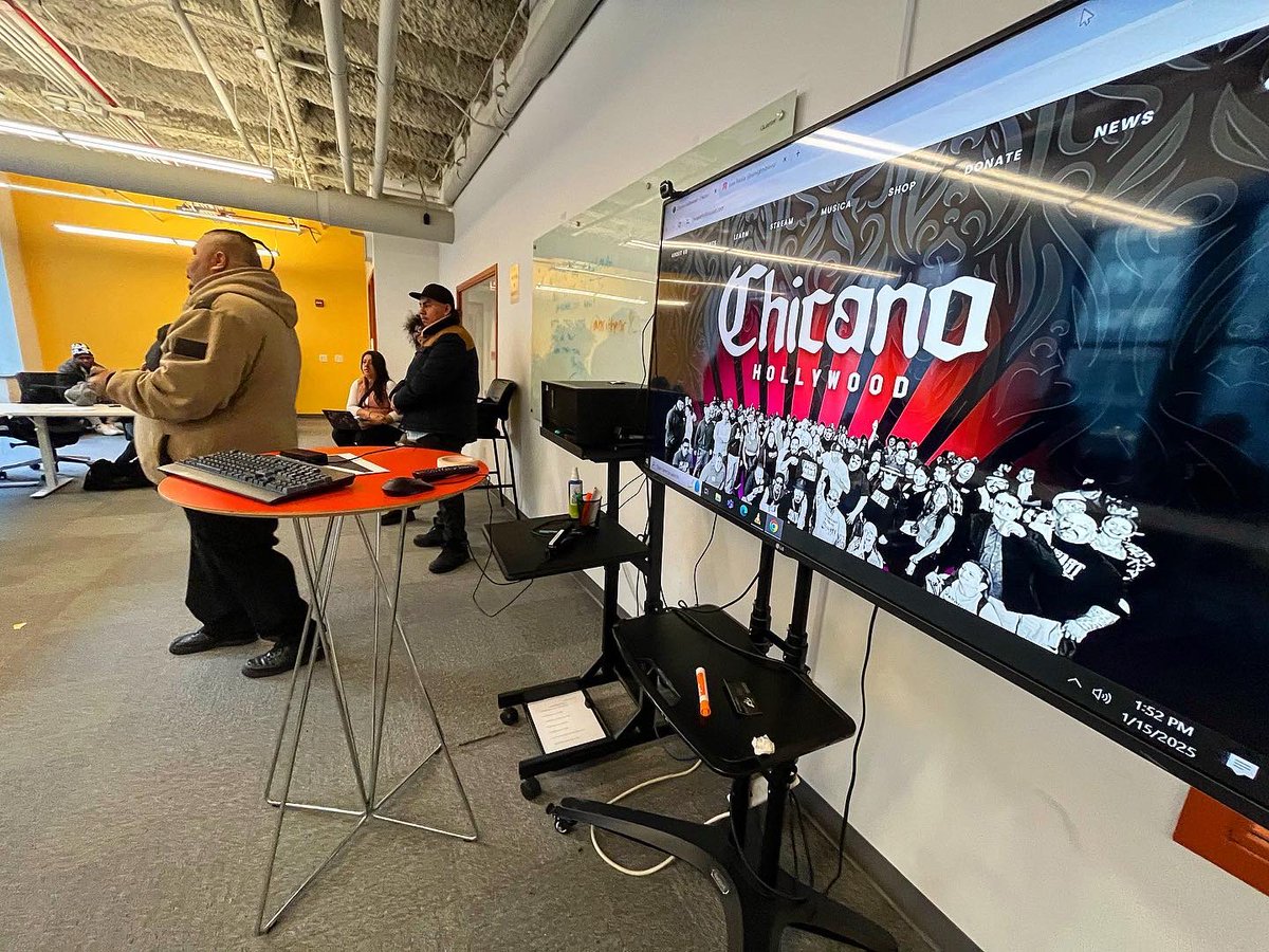 ilmediaschool's tweet photo. 🚨 We would like to thank #chicanohollywood for coming in and speaking to our students about internship opportunities and also for providing counsel on how the media industry works! #iamims #chicago https://t.co/ND85fIXg7L