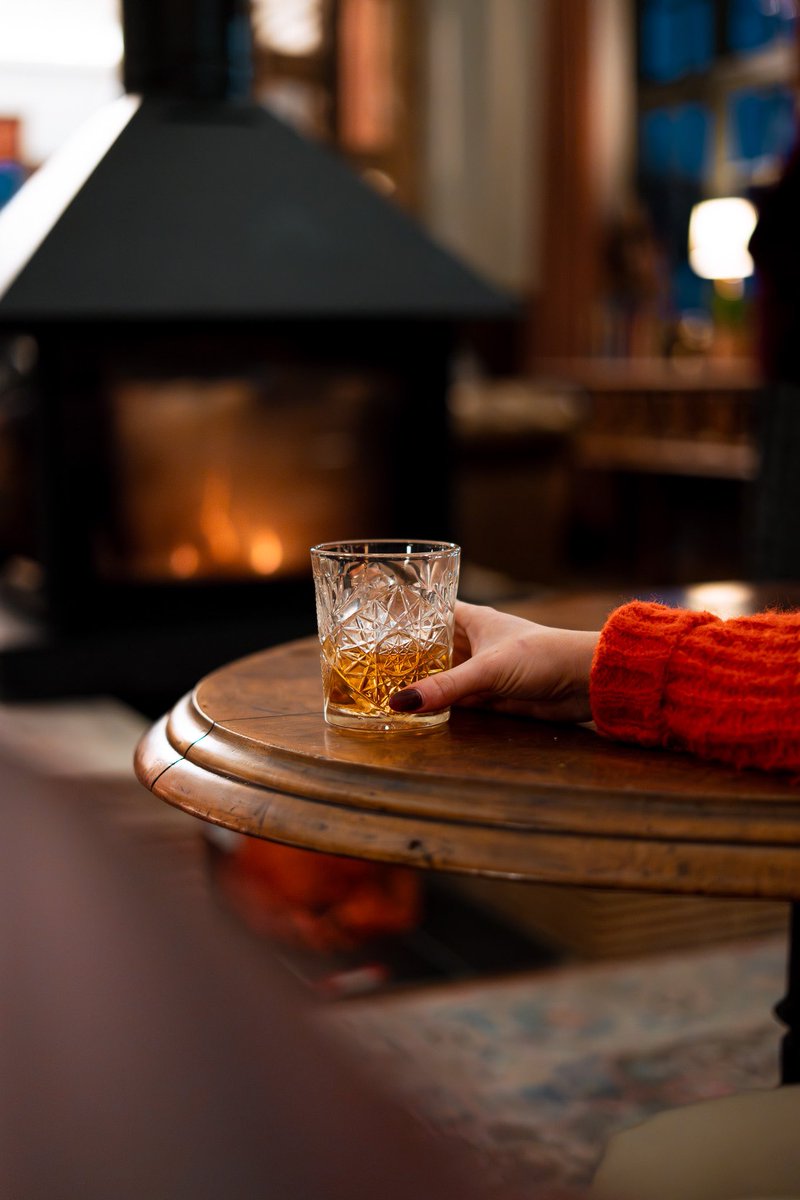 Tattenham Corner tweet media