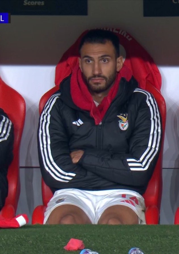 O HOMEM GUARDOU OS GOLOS TODOS PARA HOJE.

DEUS GREGO.