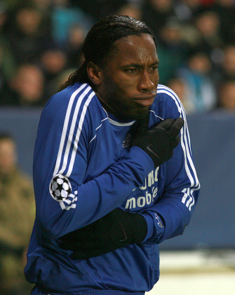 Tanchouxx's tweet photo. @OGLuc92 Merci Drogba pour les travaux https://t.co/NJMztqh6VT