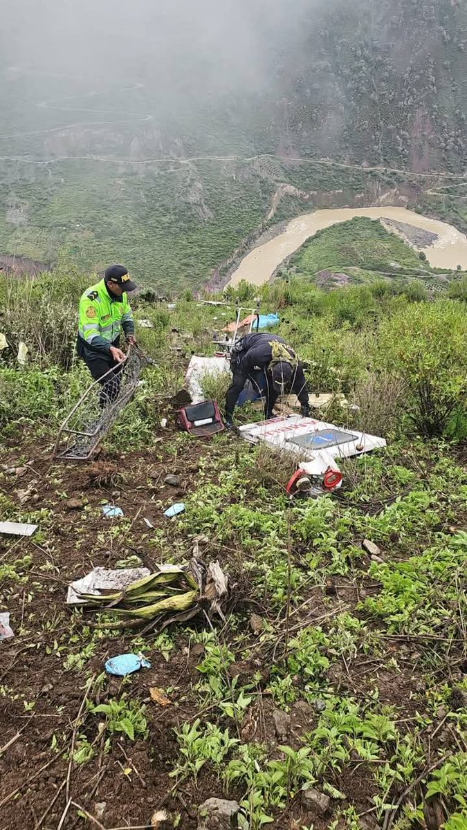 jfowks's tweet photo. 🚨📢🇵🇪Bianca Cavero era médico serumista en Churcampa, Huancavelica en 2021 y murió en un accidente de carretera. Jack Inga era médico UNMSM serumista en Cosme, Churcampa, y falleció hoy tras despiste y volcadura de su ambulancia cuando volvía de un servicio en Anco. https://t.co/slnrTqPWYg