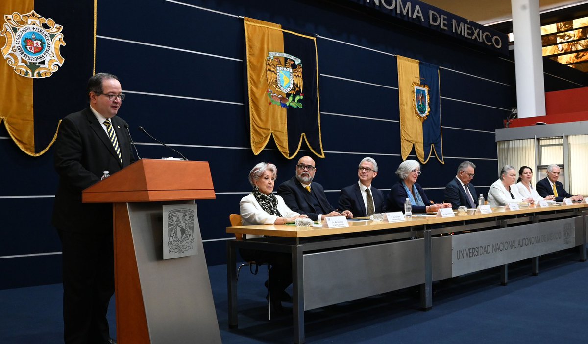 UNAM_MX's tweet photo. Hoy, al encabezar la ceremonia conmemorativa de los 80 años de la promulgación de la Ley Orgánica de la UNAM, el #RectorLomelí afirmó que la reforma de la institución se llevará a cabo mediante el diálogo, el trabajo colectivo y la deliberación informada de las y los universitarios.
