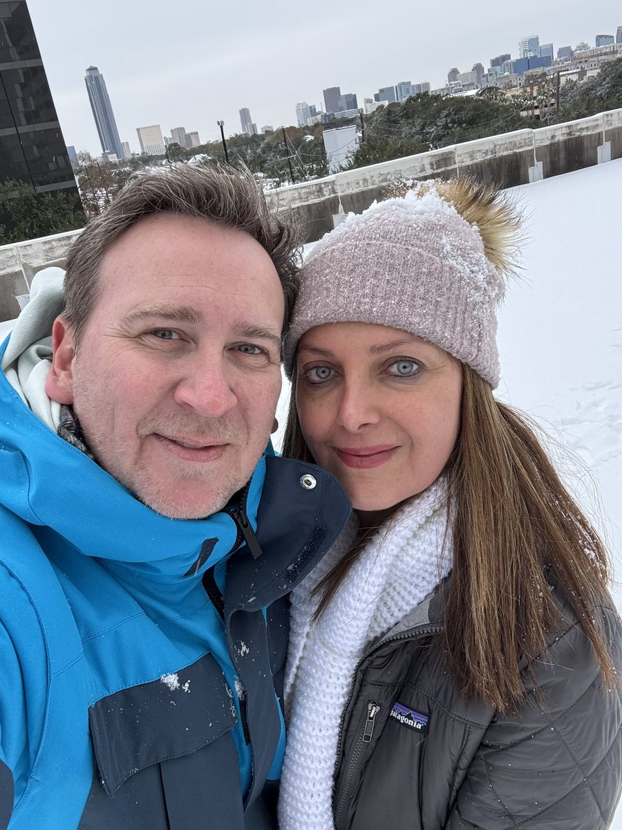 Never thought living in Houston for 22 years that I'd see snow like this. Reminds me of living back in Illinois. My kids and wife are loving it. I'm ready for it to get back to the 80's.