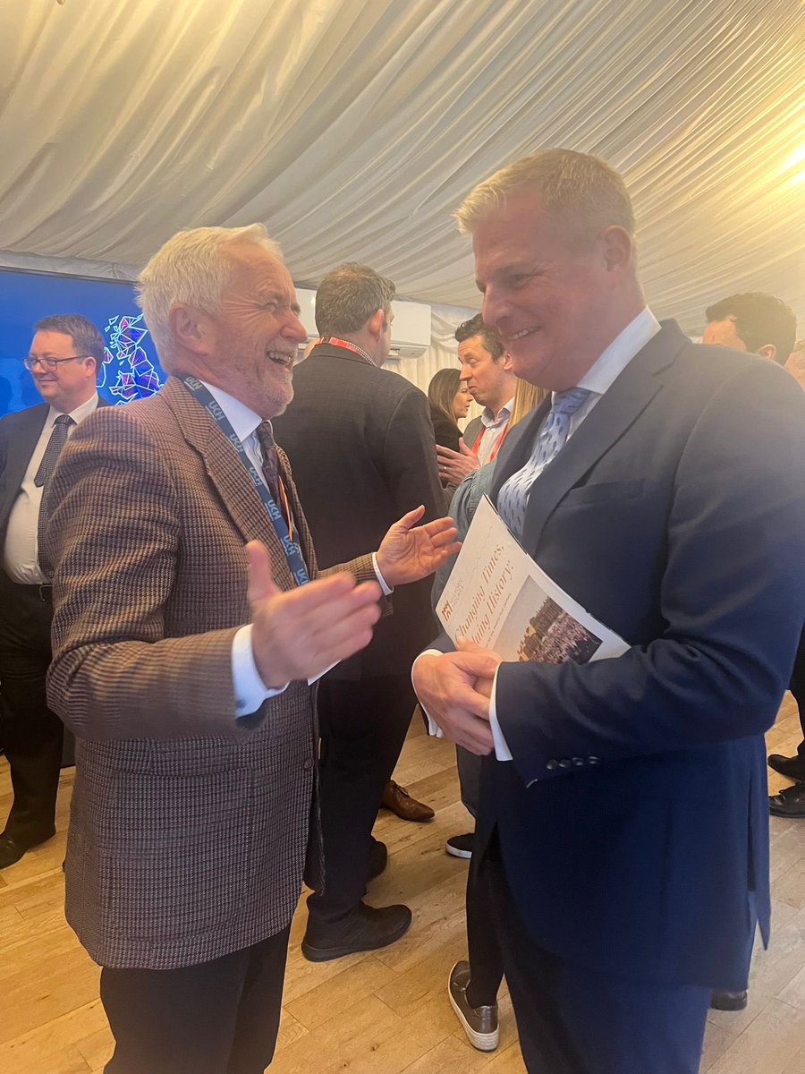 UKHofficial's tweet photo. Great to have Shadow Secretary of State for @DCMS, @StuartAndrew at our Parliamentary Reception today to speak with members.
His constituency of Daventry is home to 233 hospitality venues employing 2,304 people.
#ServingBritain https://t.co/aSFvKPJRwa
