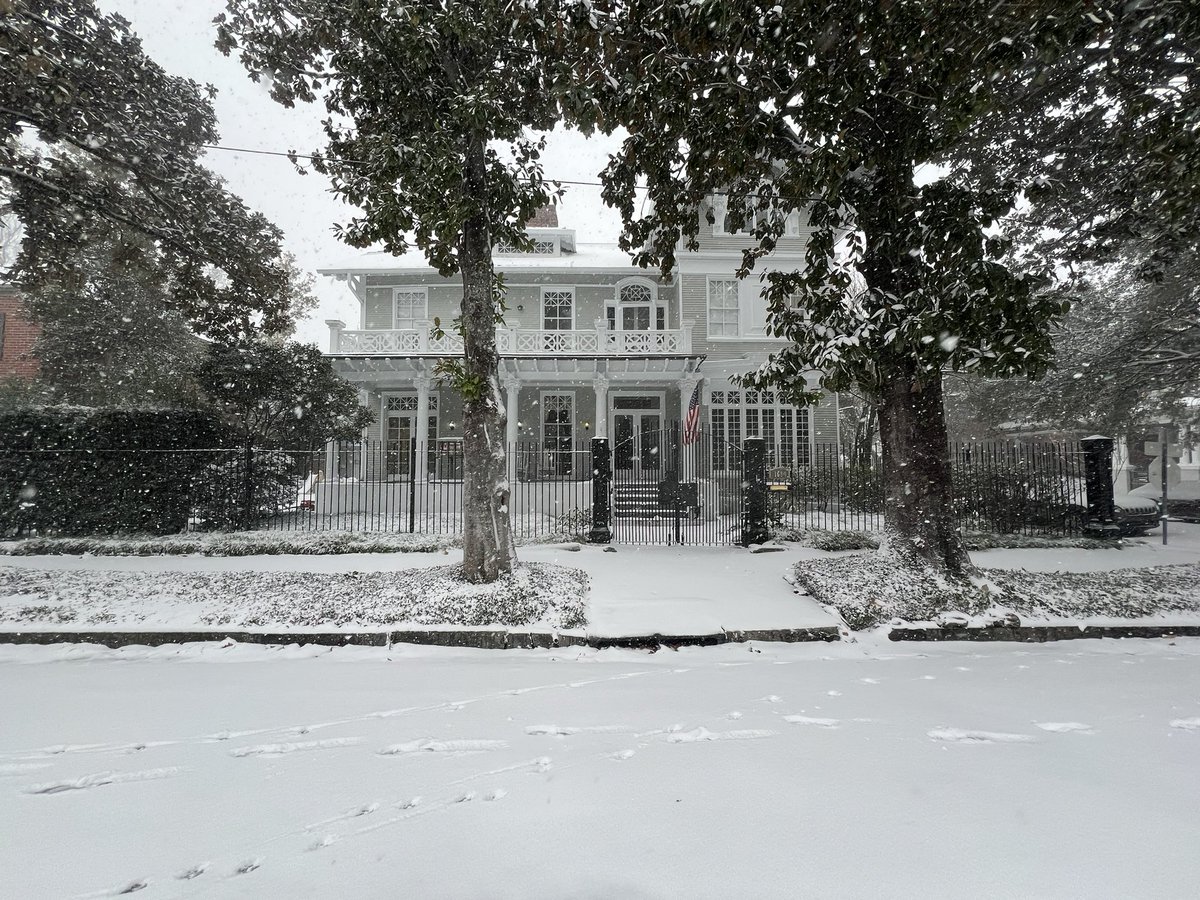 504powers's tweet photo. @FOX8NOLA Uptown New Orleans. https://t.co/S94dbztmsi