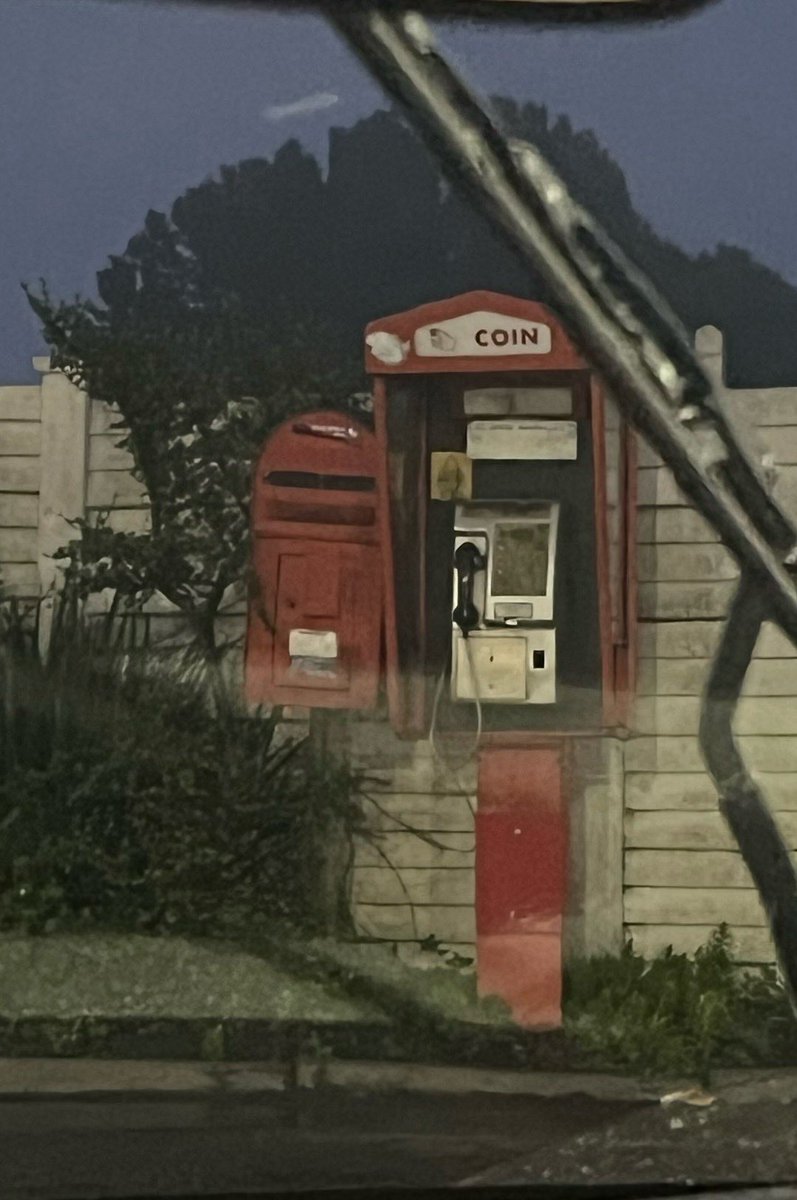 NicholasAr's tweet photo. You don’t see these anymore 
#publicphone https://t.co/4AF0Pcuwby
