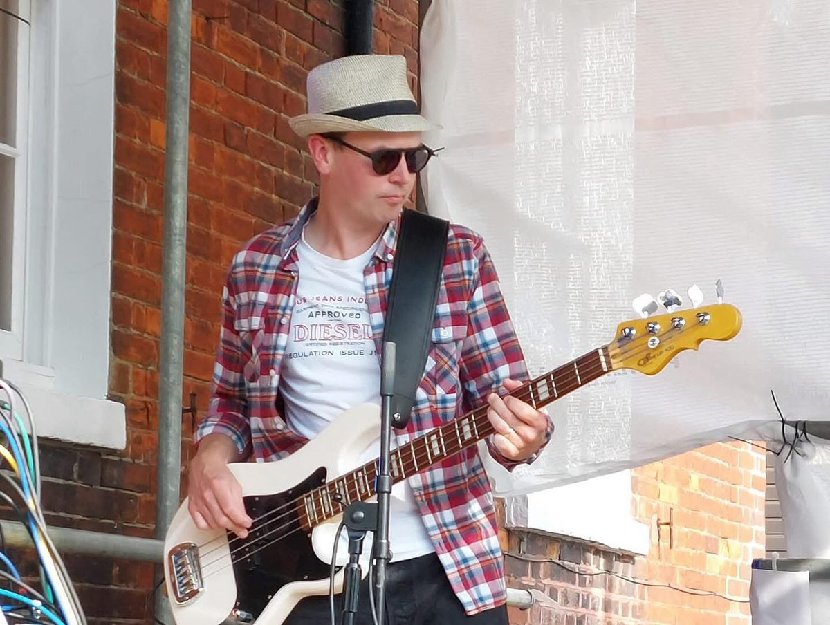 SmokinMavericks's tweet photo. SLAPPIN DA BAAASSSS!

Show some love and appreciation for our man Alex Wyatt! 🎸🤠

#smokinmavericks #ukcountrymusic #bass https://t.co/mnucjrd5ho