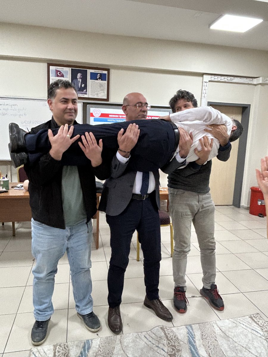 İlçe MEM Müdürlerimiz, İl MEM Mdr. Yrd,Şube müdürlerimiz,Müfettişlerimiz, Okul müdür ve yardımcılarından oluşan kursiyerlerimize ilk yardım eğitimi verildi.⁦<a href="/tcmeb/">Millî Eğitim Bakanlığı</a>⁩ ⁦<a href="/Yusuf__Tekin/">Yusuf Tekin</a>⁩ ⁦⁦<a href="/omurfatih/">Ömür Fatih Karakullukçu</a>⁩ ⁦<a href="/ozkan_meb/">Özkan AVCI</a>⁩ ⁦<a href="/cemalunal_/">C.ÜNAL</a>⁩ ⁦<a href="/fazilet_durmus/">Fazilet Öğretmen 🇹🇷</a>⁩