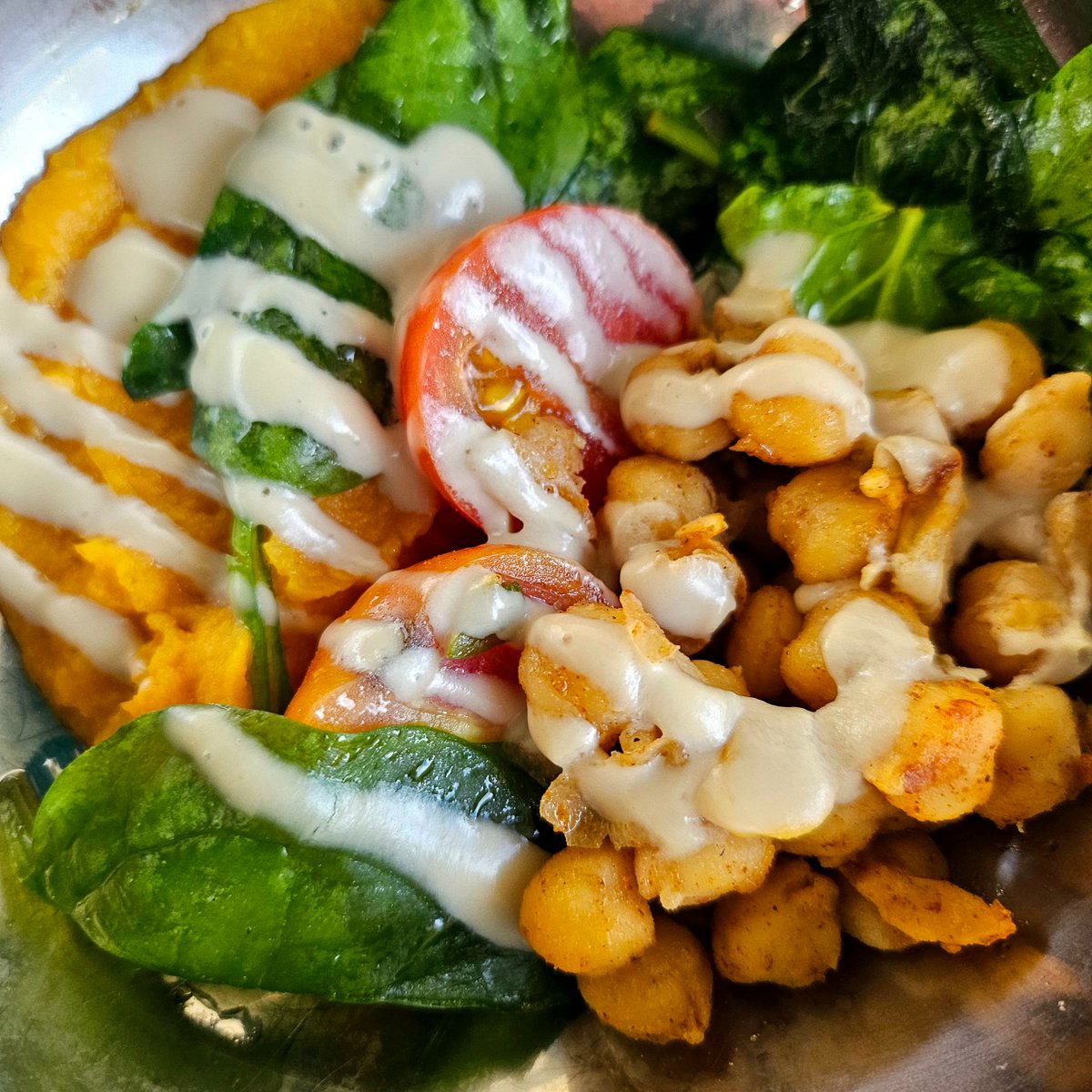 TheSpicyApron's tweet photo. Huge thanks to MSC Cruises for offering such a wide variety of healthy and delicious food! 🛳️ I'm loving the  "Wellness Bowl" full of chickpeas, spinach, sweet potato with a tahini drizzle!  It's great to see a cruise line prioritizing wellness. #MSCCruises #HealthyCruising #MAHA https://t.co/BTX7ZERUa8