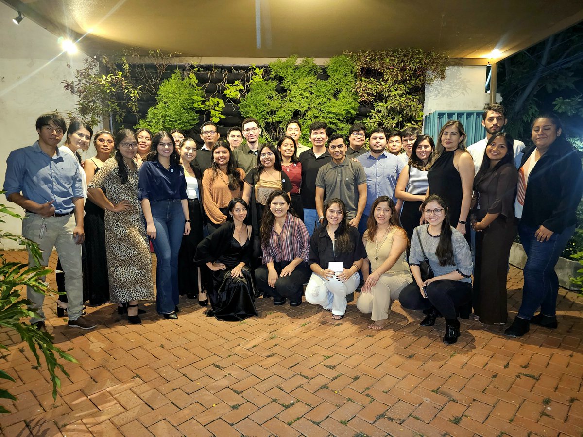 wtmsantacruzbo's tweet photo. ✨¡WTM Santa Cruz ya tiene su directorio oficial - Gestión 2025! ✨

📣 Estamos emocionad@s de presentar al equipo que liderará nuestra comunidad, trabajando para empoderar a personas apasionadas por la tecnología y construir un futuro lleno de oportunidades. 🌟 https://t.co/BT3LP7DydG