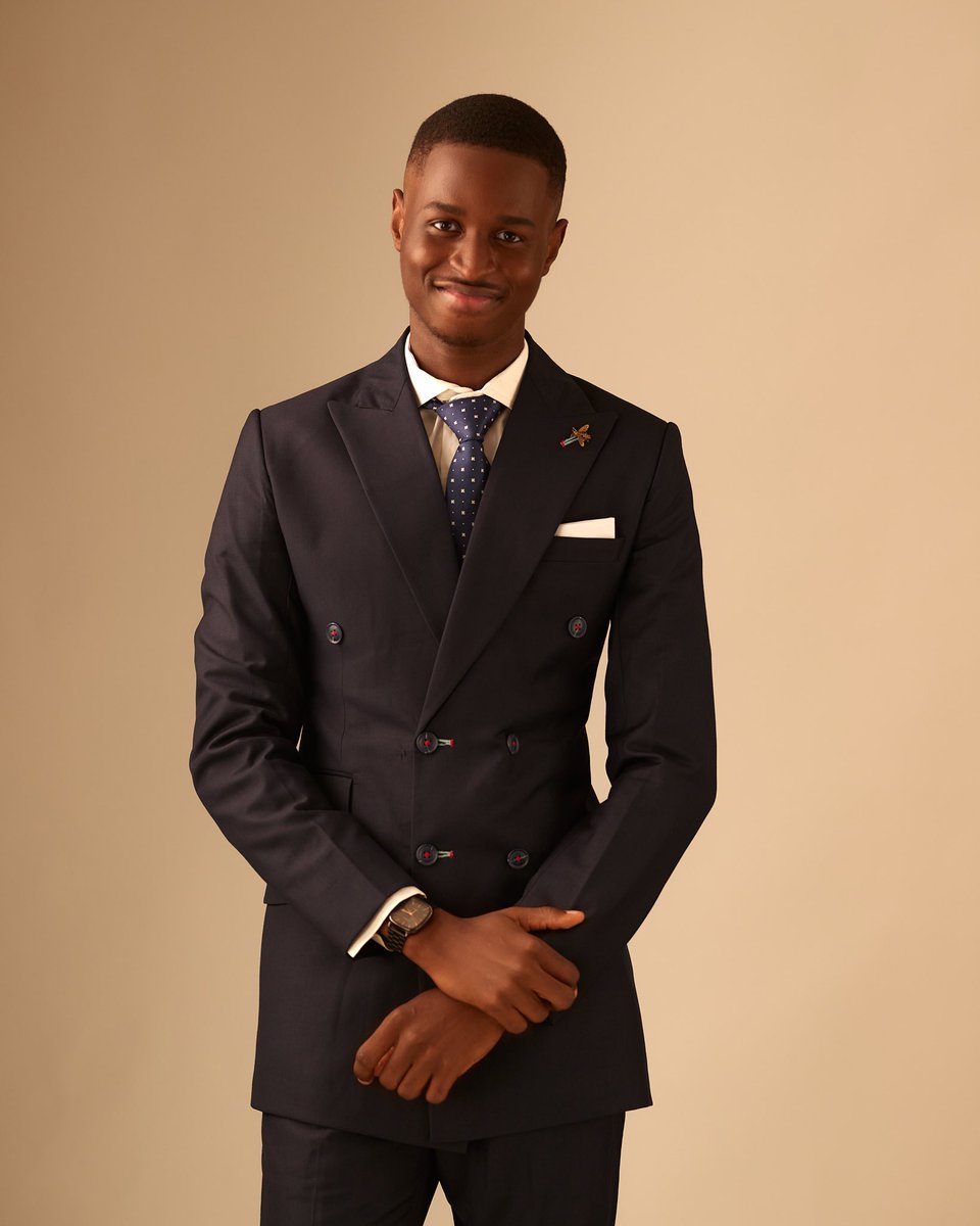 wavyxclusivee's tweet photo. BSc INTERNATIONAL RELATIONS, FIRST CLASS HONORS 🥇

Graduated as the only 1/2 male first class students out of over 170 people. 
This is really just the beginning. https://t.co/CCgYPZxeSw