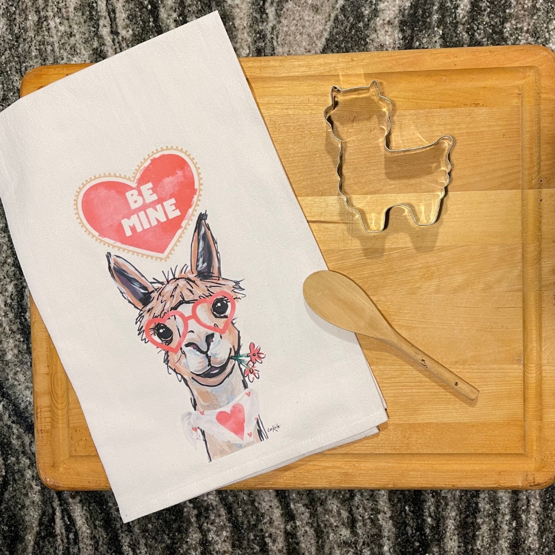 🌟 Looking for the perfect gift this Valentine’s Day? 💝 Our adorable alpaca tea towel is both functional and fun, making it a fantastic choice for anyone you love! Surprise them with a gift that's sure to warm their hearts and brighten up their kitchen... cppastures.com/product-page/t…