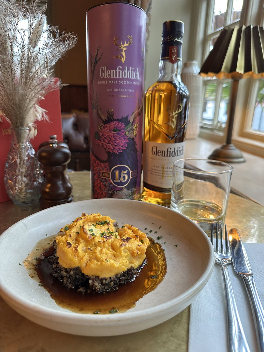 redlionyoungs's tweet photo. Traditional Haggis, neep and tatties, whiskey gravy

In celebration of one of the greatest poets that ever lived! 

Full ‘Burns Night’ menu available from Thursday! 

#burnsnight #haggis #tatties #freshfood #homemade https://t.co/ebTwClyHAI