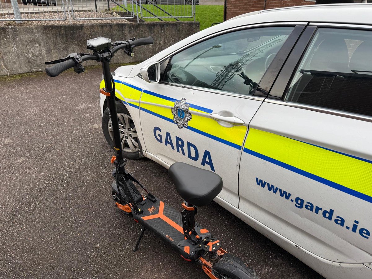 Bad buzz.

Gardaí in Cork City pulled in the two teenagers that were travelling on this e-scooter in the middle of a main, public road this afternoon.

It was seized and the owner given a €100 fine - €50 for carrying a passenger and €50 for having a seat on it.

#SaferRoads