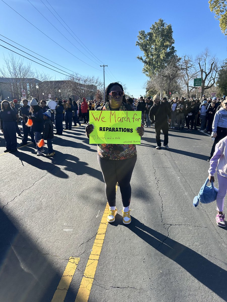 AmericanRedress's tweet photo. Sacramento #Reparations Collective 💪🏿💪🏿💪🏿 on #mlkday2025 building in our communities for Reparations! @AmericanRedress #AmericanFreedmen #sacramentoreparations https://t.co/cIZXyYqvvu