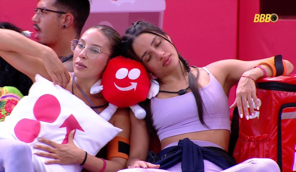 CentralEvaP's tweet photo. E como é de lei, Evinha está cochilando 😴.

#TeamBallet | #BBB25 | @evapachecod https://t.co/86eJwDoN5O