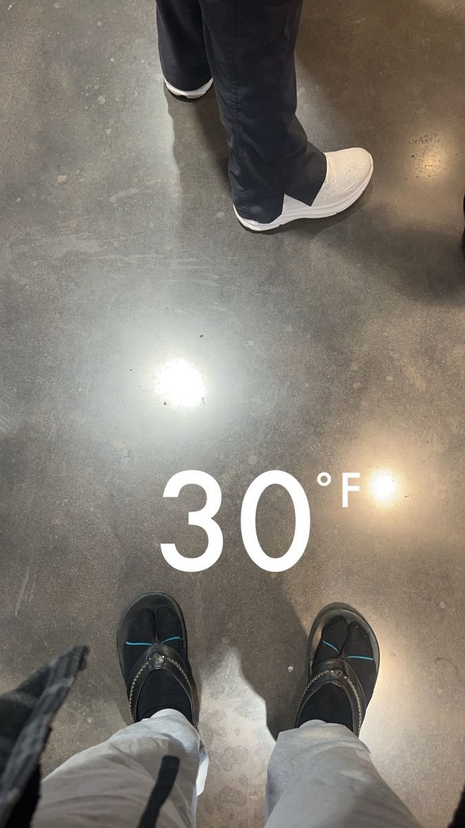 First day of class. Put on my best steppas in this glorious day of white boy winter. LANK.

Love, 
Shawn