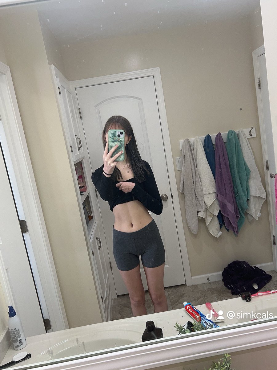 bmi guesses? I swear i look way fatter than what i am 😭