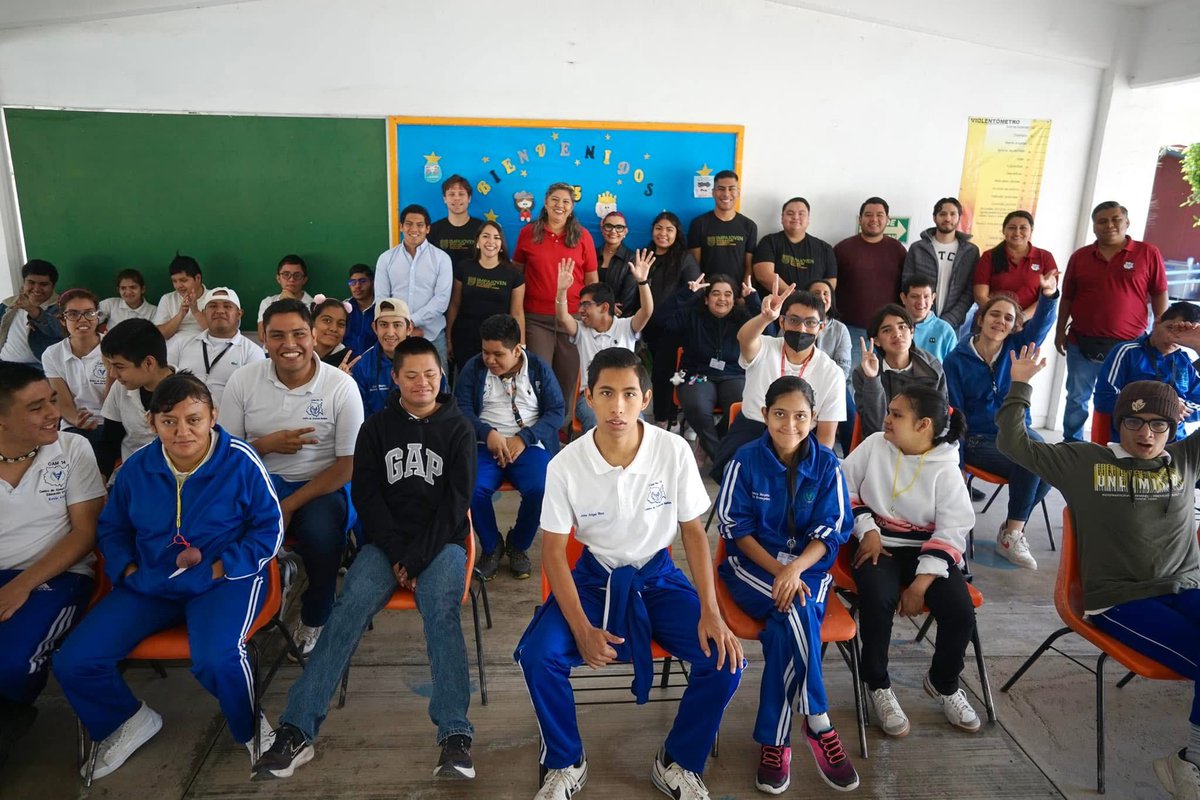 IMPAJOVEN's tweet photo. En #Impajoven trabajamos por la inclusión y el bienestar de todas y todos 💜

Hoy tuvimos el honor de visitar el Centro de Atención Múltiple (CAM 14), un espacio que brinda educación y apoyo a niñas, niños y jóvenes con discapacidad. 🧡 https://t.co/eZ48yJeybL