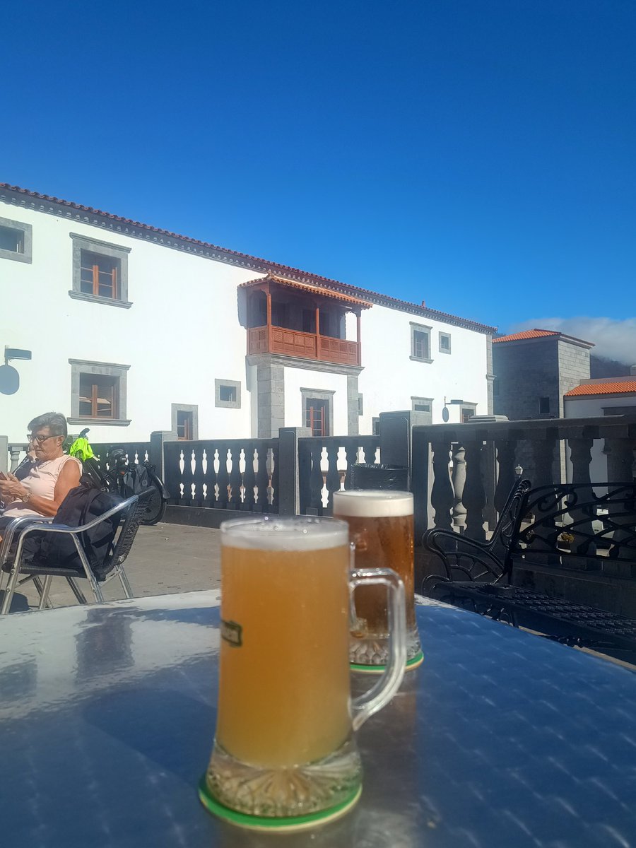 elyaperez28's tweet photo. Parada técnica 🍻 📸 #tunte de paseo con mi  #SnowMan  #VLC https://t.co/CEjgmmyIH1